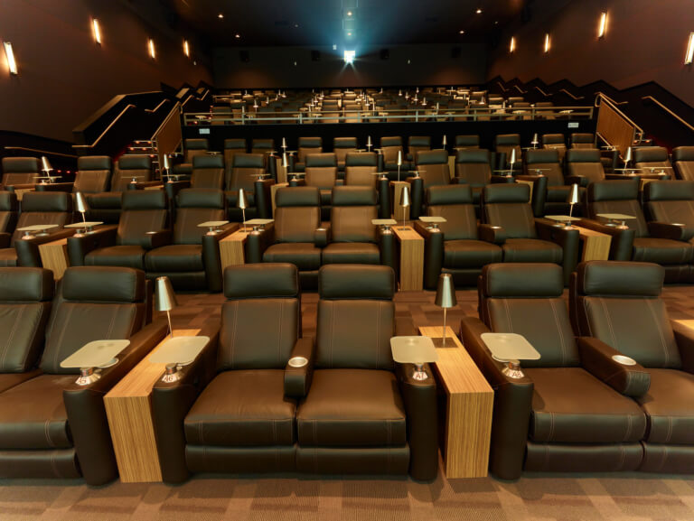 cinepolis-victory-park-stadium-seating-enterprises